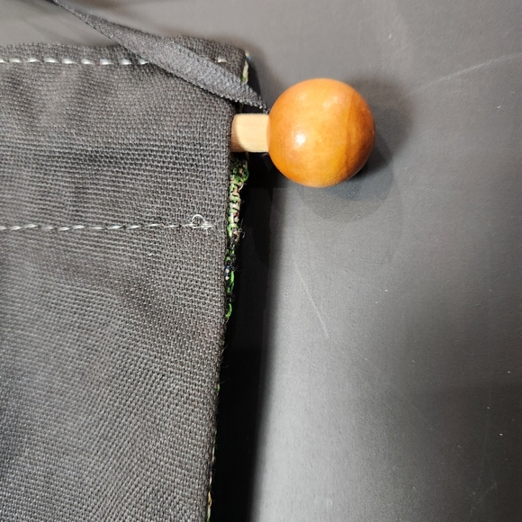 WOLVES WALL TAPESTRY - Picture 7 of 8